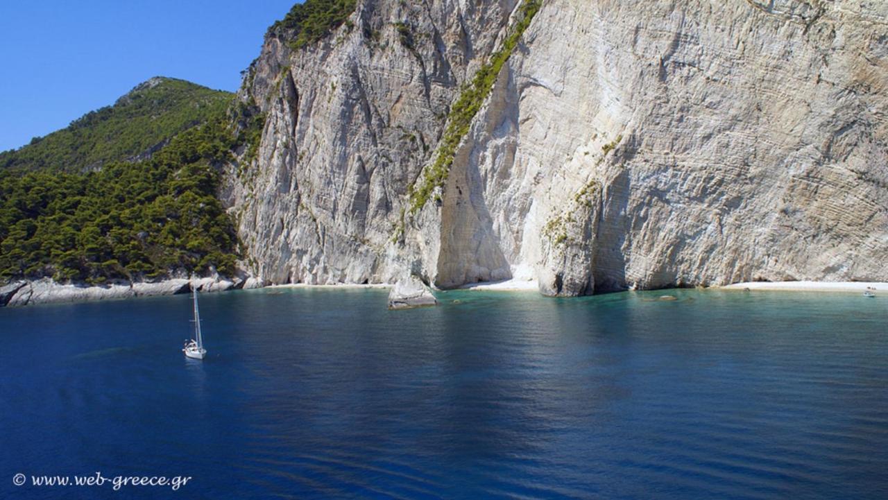 Athenea Villas, Private Pools & Gardens Керион