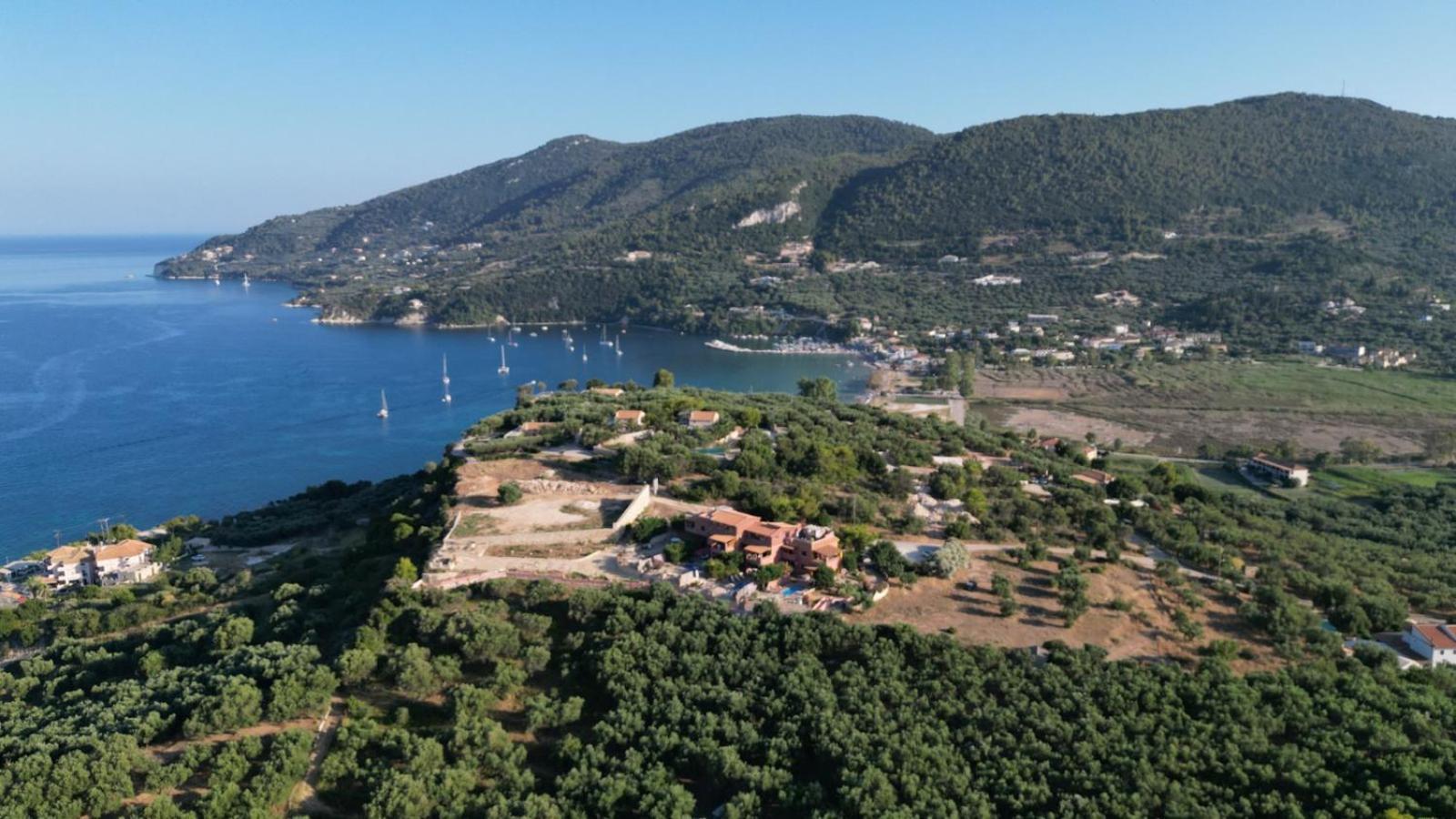 Athenea Villas, Private Pools & Gardens *