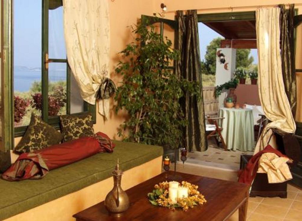 Athenea Villas, Private Pools & Gardens Керион