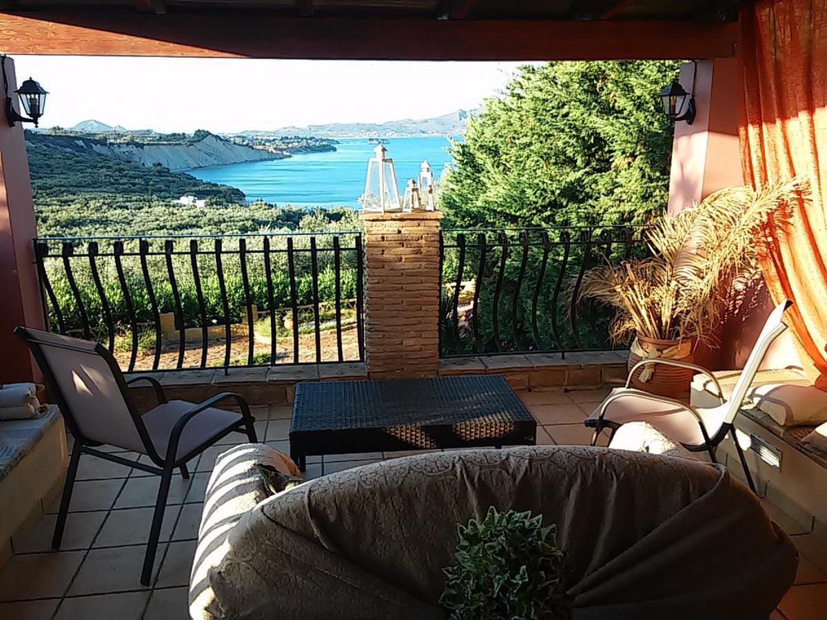 Athenea Villas, Private Pools & Gardens *