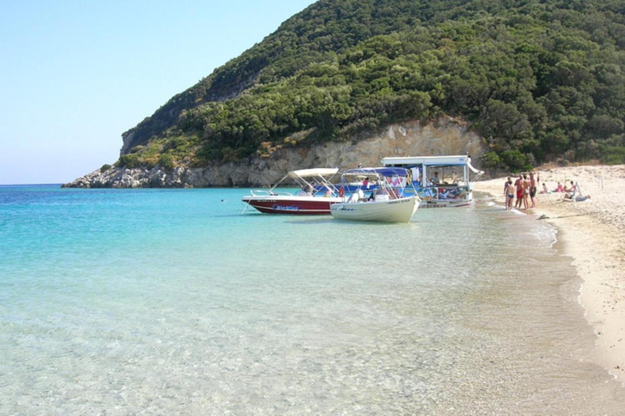 Athenea Villas, Private Pools & Gardens * Keri