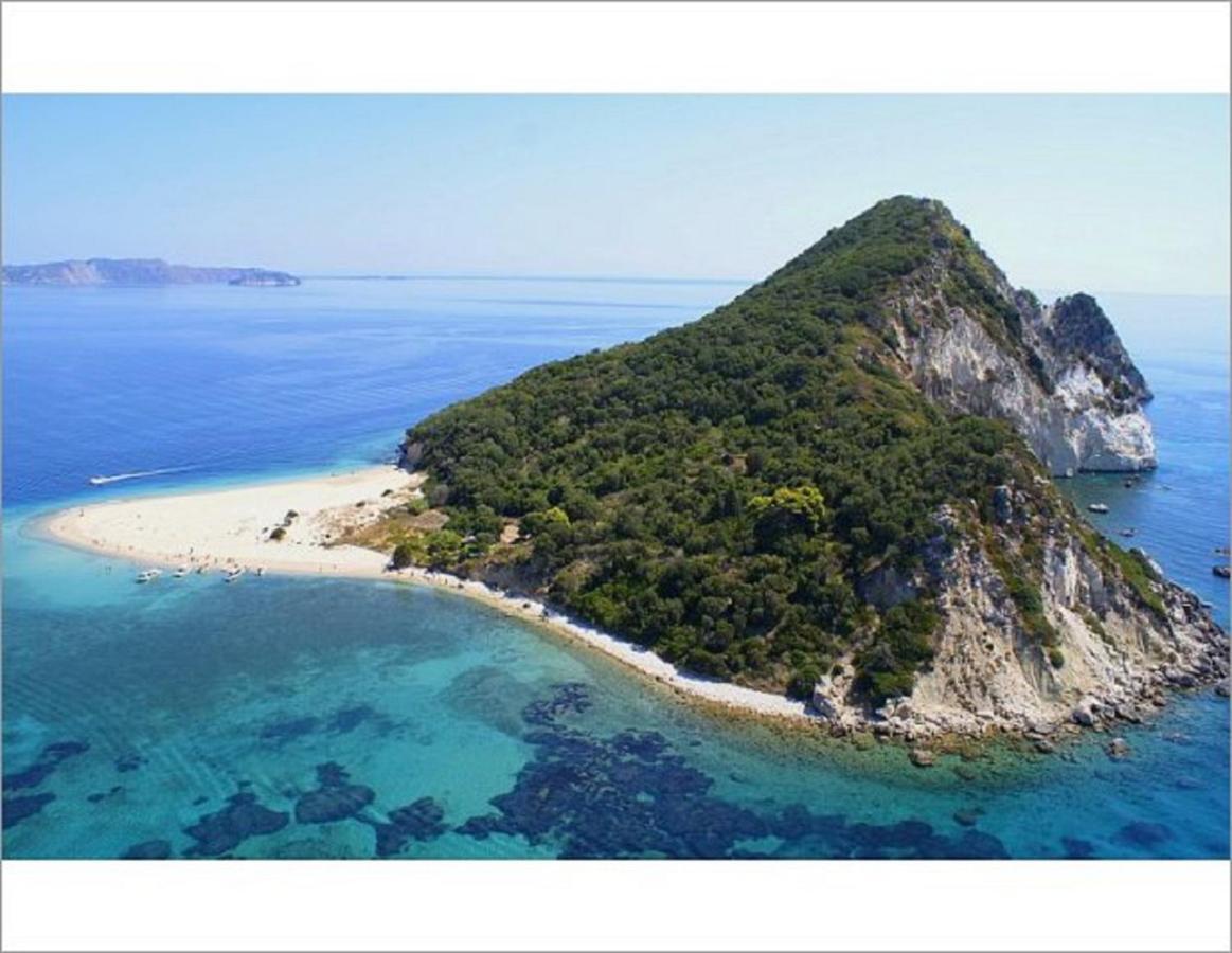 Athenea Villas, Private Pools & Gardens * Keri